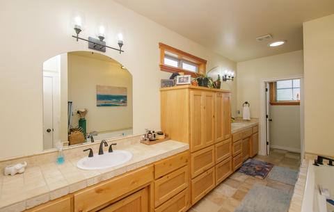 100 Greenmoor Dr, Eagle Point, OR 97524 photo 18