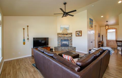 100 Greenmoor Dr, Eagle Point, OR 97524 photo 13