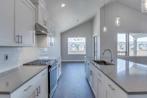 3826 NE Oakside Loop, Bend, OR 97701 photo 9
