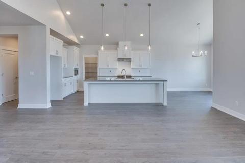 3826 NE Oakside Loop, Bend, OR 97701 photo 8