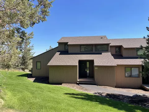 1844 Redtail Hawk Dr #RV55E, Redmond, OR 97756
