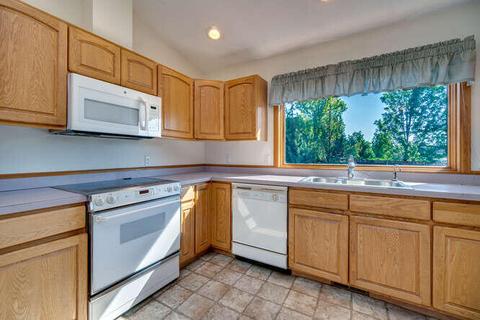 63358 Eastview Dr, Bend, OR 97701 photo 15