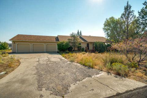 63358 Eastview Dr, Bend, OR 97701 photo 2