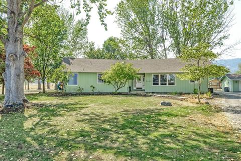 3039 Freeland Rd, Central Point, OR 97502