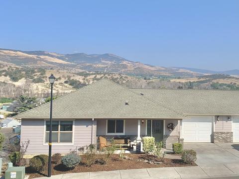 455 Elm St, Phoenix, OR 97535 photo 1