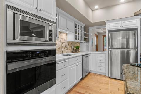 445 E Wapato Loop, Sisters, OR 97759 photo 9