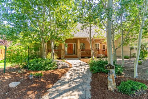 445 E Wapato Loop, Sisters, OR 97759 photo 1