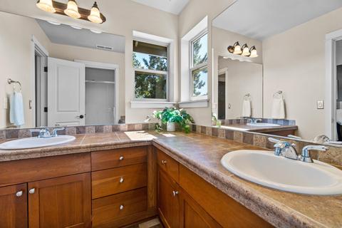63134 Riverstone Dr, Bend, OR 97703 photo 18