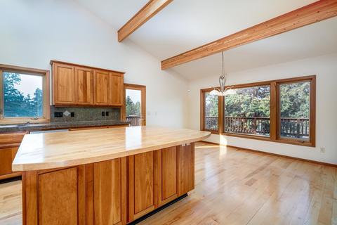 64676 Mcgrath Rd, Bend, OR 97701 photo 12