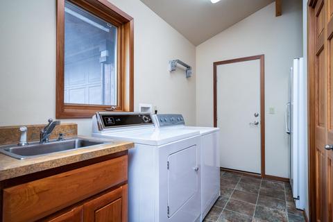 64676 Mcgrath Rd, Bend, OR 97701 photo 17