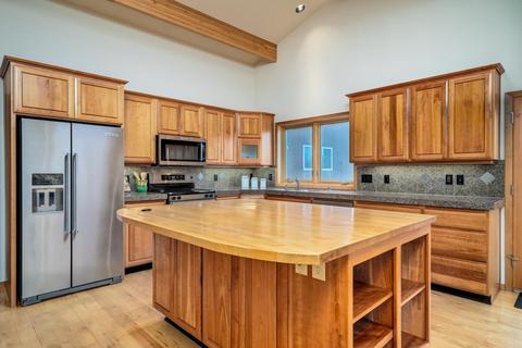 64676 Mcgrath Rd, Bend, OR 97701 photo 16