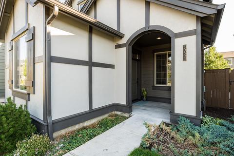 20803 NE Smoke Stack Ln, Bend, OR 97701 photo 3