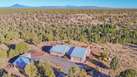 10449 NW Oak Ln, Redmond, OR 97756
