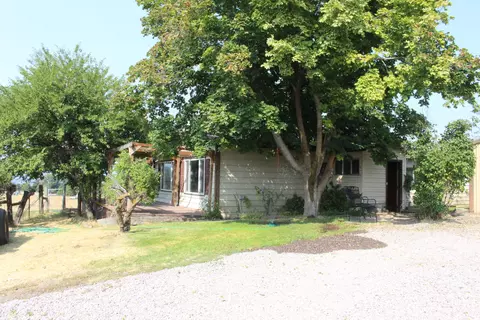 37291 Agency Lake Loop Rd, Chiloquin, OR 97624