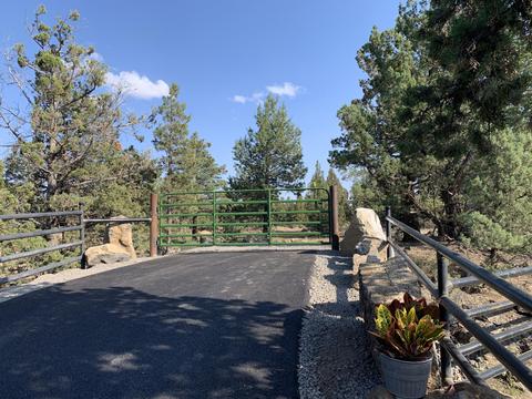 20575 Lowe Ln, Bend, OR 97703 photo 4