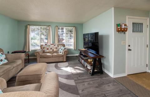60867 SE Windsor Dr, Bend, OR 97702 photo 9