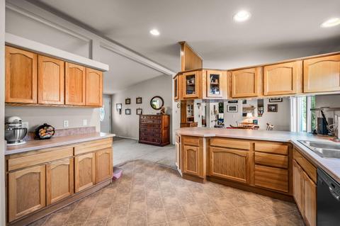 65311 85th St, Bend, OR 97703 photo 6