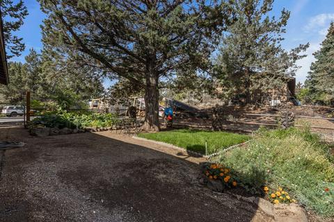 63922 Sunset Dr, Bend, OR 97703 photo 21