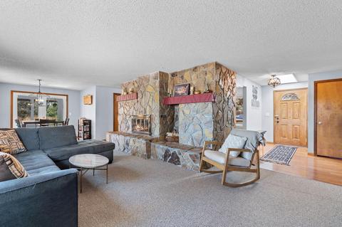 63922 Sunset Dr, Bend, OR 97703 photo 4