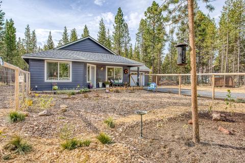17271 Downey Rd, Bend, OR 97707 photo 2