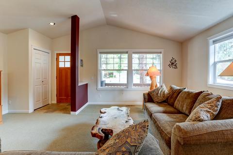 2653 NW Rainbow Ridge Dr, Bend, OR 97703 photo 3