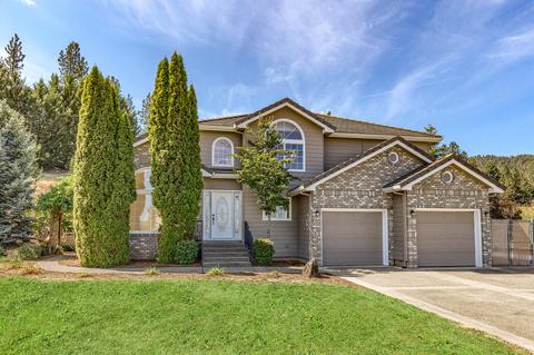 2991 Old Stage Rd, Central Point, OR 97502