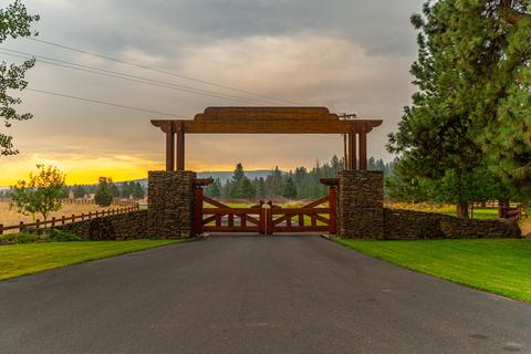 63435 Palla Ln, Bend, OR 97703