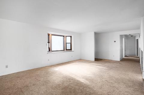 233 Barton Rd, Eagle Point, OR 97524 photo 5