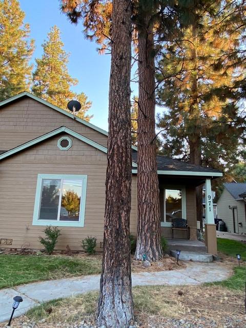 971 E Cascade Ave, Sisters, OR 97759 photo 1