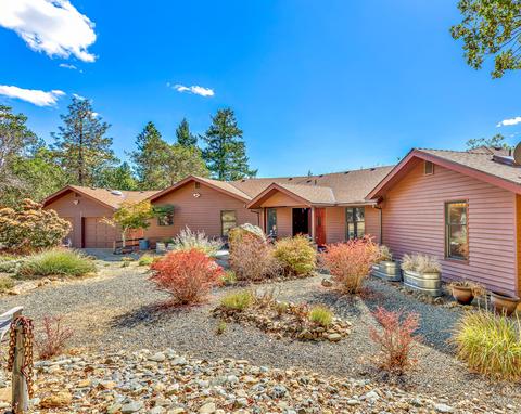 9552 N Applegate Rd, Grants Pass, OR 97527