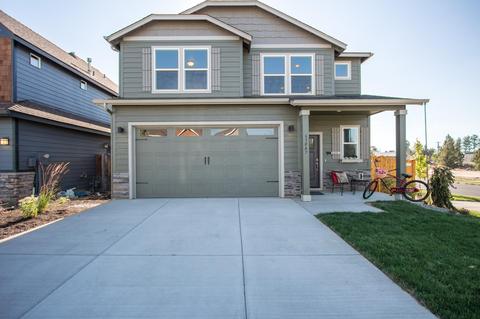 3496 NW 9th Ln, Redmond, OR 97756