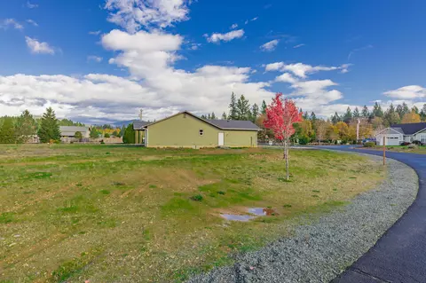 View/Area - 601 E Forks Cir, Cave Junction, OR 97523 photo 1 of 3