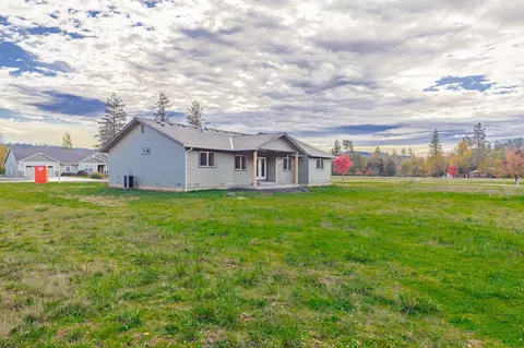 Exterior - 601 E Forks Cir, Cave Junction, OR 97523 photo 11 of 11