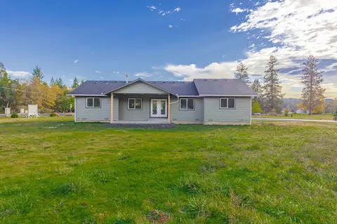 Exterior - 601 E Forks Cir, Cave Junction, OR 97523 photo 9 of 11