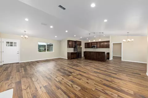 Living - 601 E Forks Cir, Cave Junction, OR 97523 photo 2 of 3