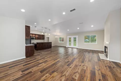 Living - 601 E Forks Cir, Cave Junction, OR 97523 photo 3 of 3
