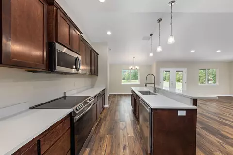 Kitchen - 601 E Forks Cir, Cave Junction, OR 97523 photo 4 of 4
