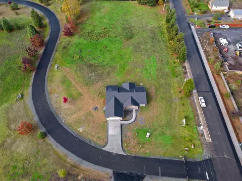 View/Area - 601 E Forks Cir, Cave Junction, OR 97523 photo 2 of 3