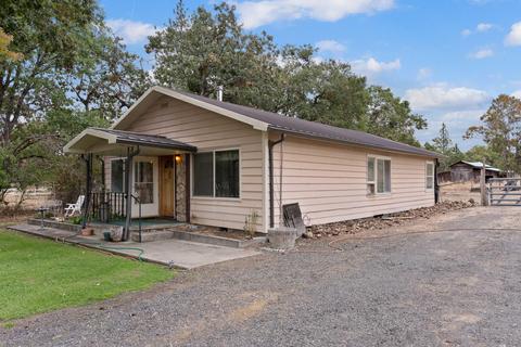 1780 Stevens Rd, Eagle Point, OR 97524 photo 2