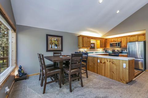 55631 Wagon Master Way, Bend, OR 97707 photo 9