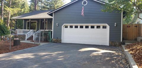 515 S Junction Ave, Cave Junction, OR 97523