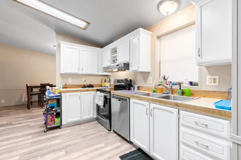 560 Profetta Ln, Central Point, OR 97502 photo 9