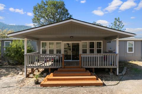 560 Profetta Ln, Central Point, OR 97502 photo 1
