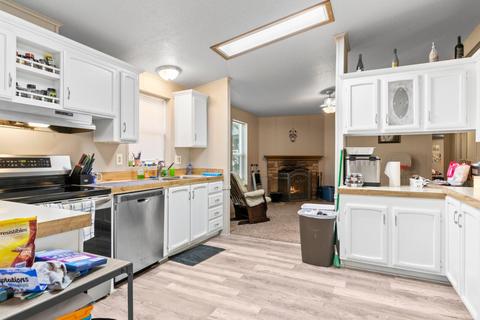 560 Profetta Ln, Central Point, OR 97502 photo 8