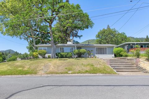 1064 NE Hefley St, Grants Pass, OR 97526