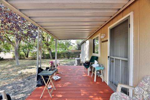 267 Orr Dr, Central Point, OR 97502 photo 3