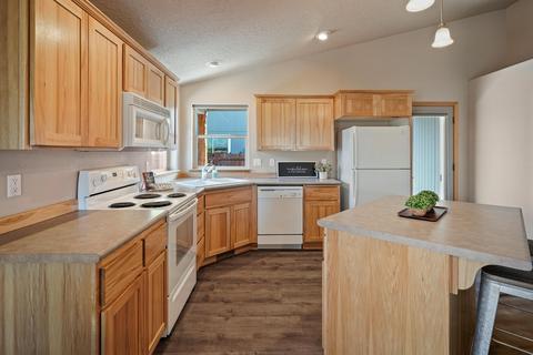 20517 SE Prospector Loop, Bend, OR 97702 photo 13