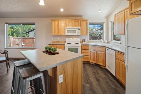 20517 SE Prospector Loop, Bend, OR 97702 photo 14