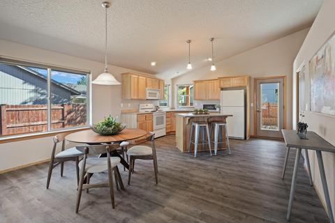 20517 SE Prospector Loop, Bend, OR 97702 photo 11