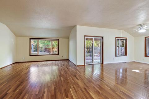 180 Meadow View Dr, Phoenix, OR 97535 photo 12